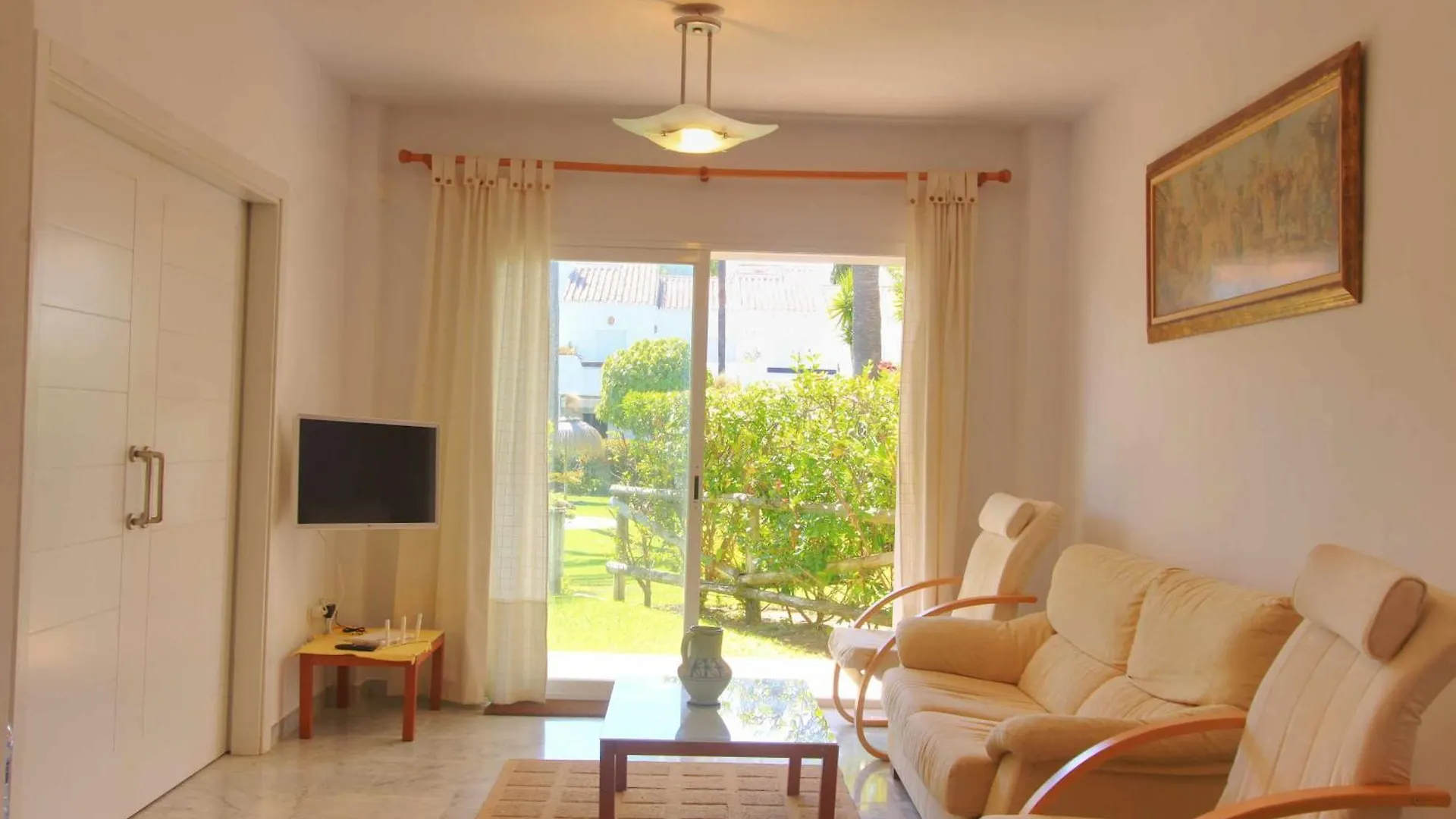 1176 Beach Front 2 Pools Bahia Marbella 0*,  Espanha